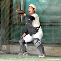 ブルペンで声を張り上げる