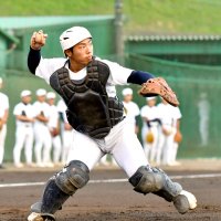 蓄えた知識存分に　チーム背負う責任感　羽根徹平（木更津総合）　【マスク越しの視線　主役は捕手】（７）
