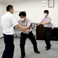 駅員ら護身術訓練　刃物、不審者対応も　新京成、千葉県警が指導