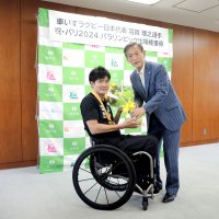 パリ・パラ「今度こそ金」　代表副主将出場権獲得、市長に報告　車いすラグビー羽賀選手（松戸出身）