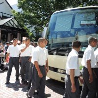 専大松戸高、甲子園へ出発　大森主将「一戦必勝で」　見送りに生徒や保護者ら３００人