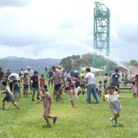 夏休み最後の日曜日　思い出作り、子どもら笑顔