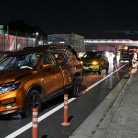 市川市の道の駅「いちかわ」付近の多重事故現場＝２４日午後８時ごろ、同市（画像は一部加工してあります）