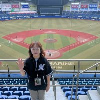 ＺＯＺＯマリンスタジアムで場内アナウンスを担当している谷保恵美さん＝２７日（球団提供）
