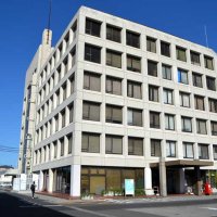 ２歳児、１人で保育園抜け出す　門の鍵閉め忘れ　２０分後、数十メートル離れたコンビニで保護　連絡受けるまで不在に気付かず　八千代
