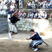 勇壮な技、優雅な舞　君津「三島の棒術と羯鼓舞」奉納