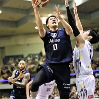 第２クオーター、シュートを決めるＡ千葉の木田（０）＝１２日、千葉ポートアリーナ