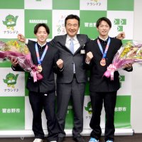 習志野高ボクシング部　片岡兄弟アジア大会快挙を報告　２年雷斗優勝　１年叶夢３位　宮本市長「これからも期待」