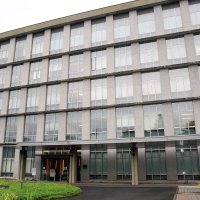 【速報】１３歳未満の女児に乱暴　強制性交の元小学教諭に懲役５年６月　「悪質で被害は深刻」　地裁松戸支部で判決