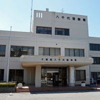 自転車男性、ダンプカーにはねられ重傷　搬送時意識なし　八千代の市道交差点