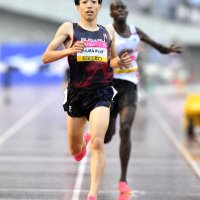 男子３０００メートル障害で８分２２秒０７をマークし優勝した三浦龍司（共同）