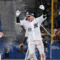 【速報】千葉ロッテ１０連勝　１９年ぶり、９回追い付き延長サヨナラ