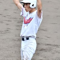 途中出場の唯井躍動　２打点、接戦演出　麗澤　第１０６回全国高校野球　千葉大会　第３日
