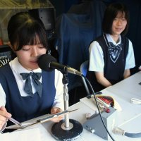 決勝舞台支えた３年マネジャー　放送委員・河野想来さん　記録補助員・佐藤優里奈さん　第１０６回全国高校野球選手権　千葉大会　最終日
