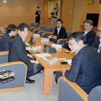 千葉市支援のドローンメーカー　「海外展開にも注力」　東証上場、市長へ報告