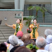 海風の中踊り南国気分お届け　九十九里でフラフェス