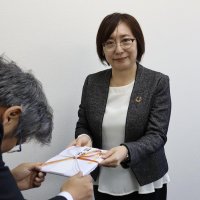 千葉興業銀行「ちば興銀ともしびの会」　【千葉日報福祉事業団へ寄託】