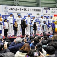 ドラ１柴田獅子投手ら活躍誓う　日本ハム入団８選手お披露目　鎌ケ谷