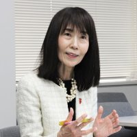 冨塚教育長「若い力で変化を」　任期途中の退任理由語る