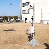 「露場」に設置された積雪計。県内の１５観測地点のうち、銚子市と千葉市にのみ設置されている＝銚子市