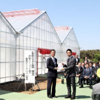 道の駅にビニールハウス　企業寄付、イチゴ栽培で活用　館山
