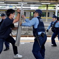 電車、駅トラブルへ備え　警察、ＪＲ、消防合同訓練で連携　市原