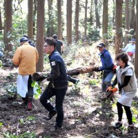 多古で１１月「お城開き」　並木城跡を清掃、ミニツアー　山城ガールむつみさん隊長に