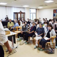 童謡歌って心のケアを　八千代秀明大・山西教授が講演　高齢者ら笑顔、ストレス発散