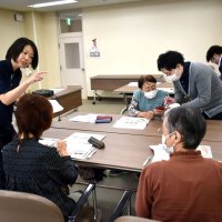 高齢者もスマホ活用　携帯会社協力し教室　多古