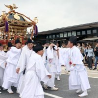 大神輿、威勢良く渡御　東金２年に１度の神幸祭