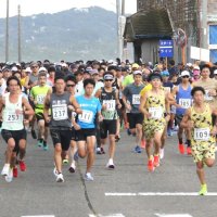 【動画あり】千倉路、９００人駆ける　南房総市ロードレース　暑さ対策、今年から１０月に