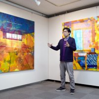 自身の新作について説明する瓜生さん
