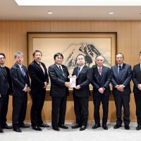 花あふれるまちに　千葉市に種や浄財　市造園緑化協同組合