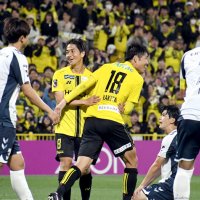 イケテル太陽王　３連勝、弾みの４得点　千葉ダービー　柏レイソル